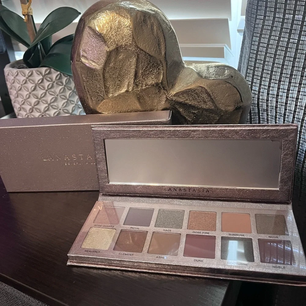Anastasia Beverly Hills Rose Metals Eyeshadow Palette